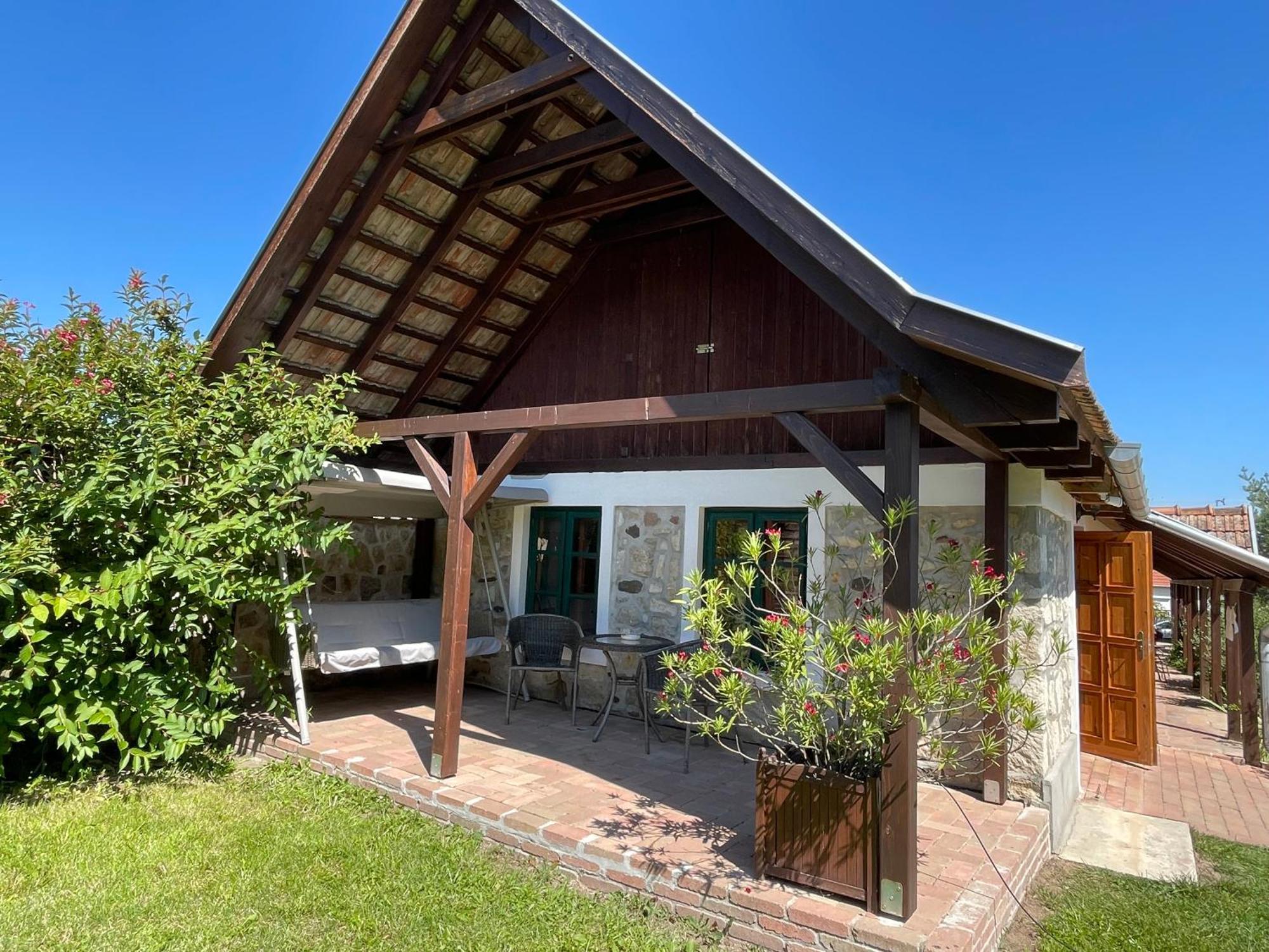 Cziróka Vendégház Tolcsva Exterior foto